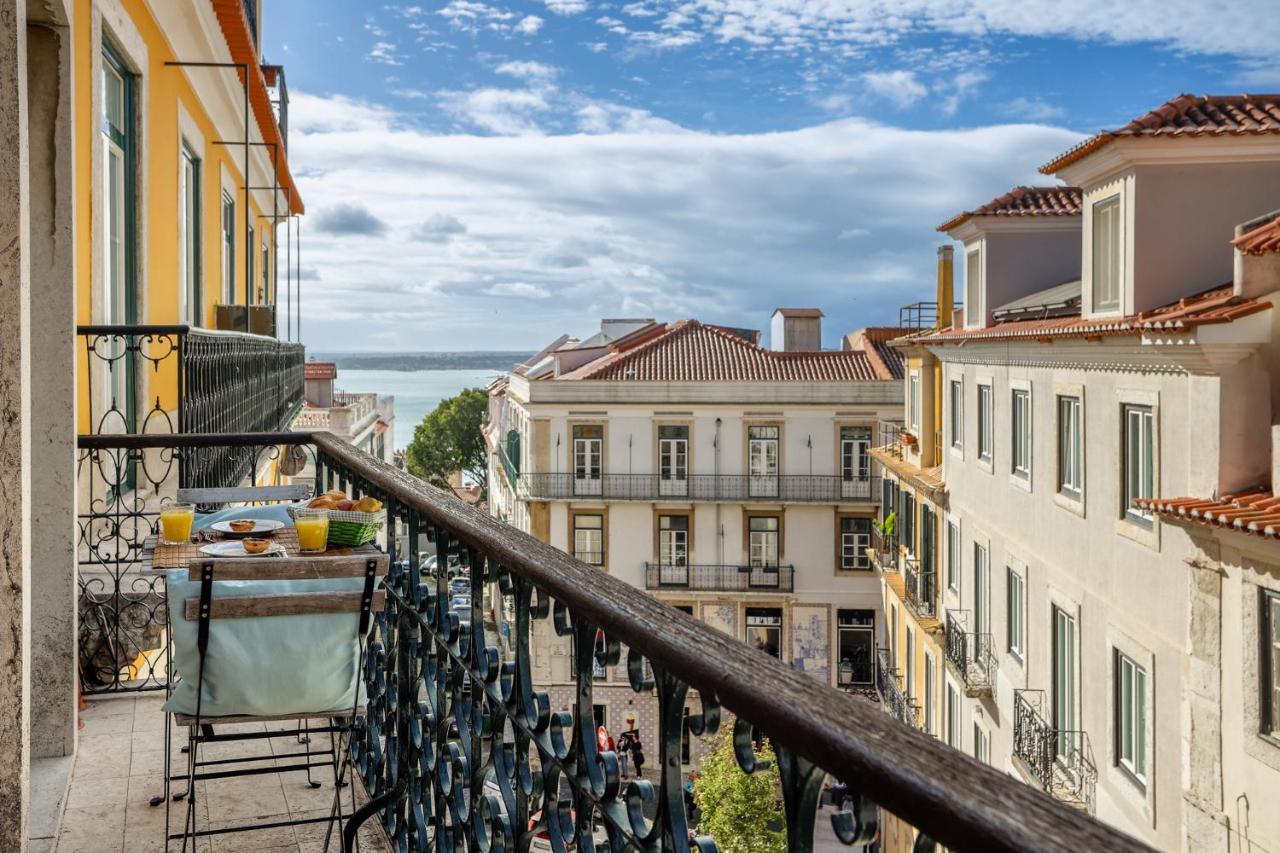 Castelo Apartment - Beautiful Balcony View Lisboa Dış mekan fotoğraf